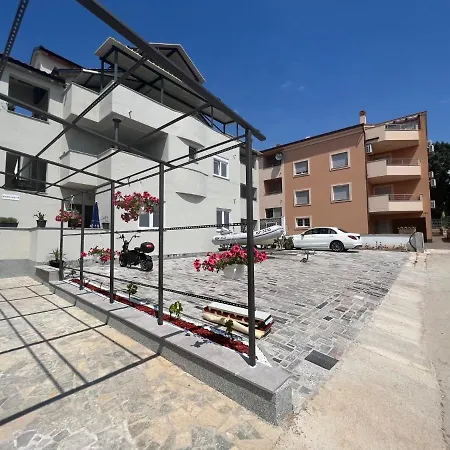 Melek Apartment